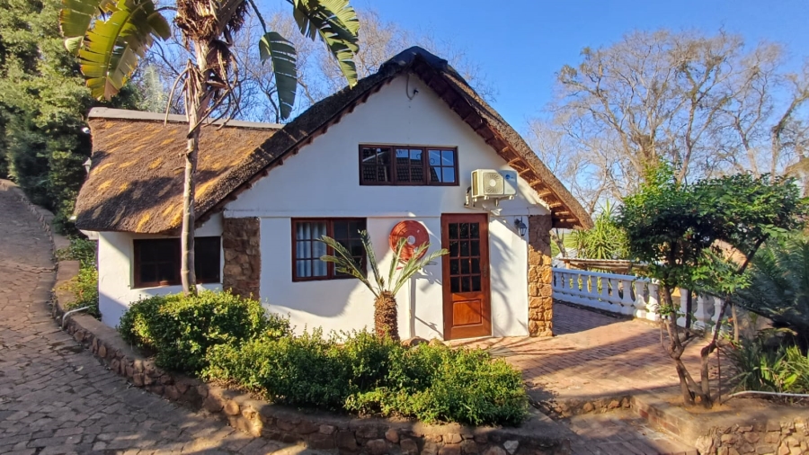 6 Bedroom Property for Sale in Kosmos North West